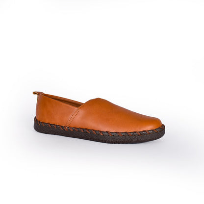 Alpargatas casual para hombre en cuero sintético, diseño slip on con suela flexible y liviana. Comodidad y estilo para uso diario en Colombia.